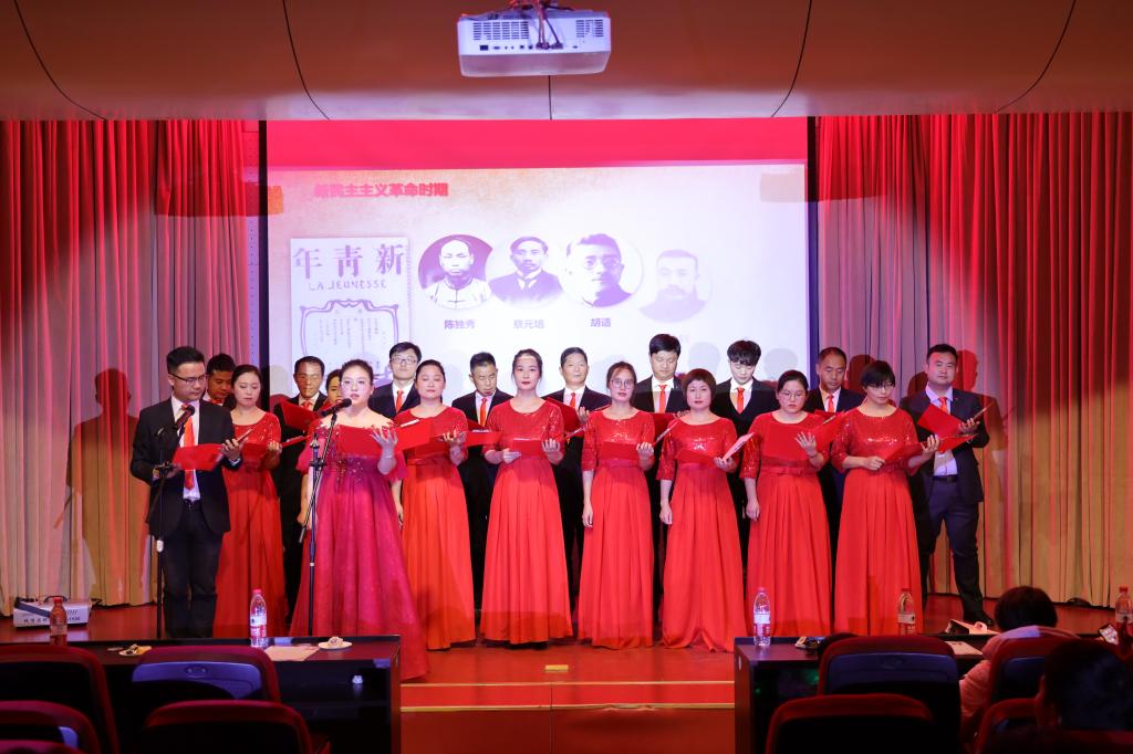 网上赌博网站
成功举办迎新暨元旦晚会